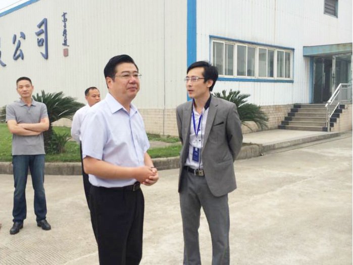 天门市委书记柯俊前往上海延安药业(湖